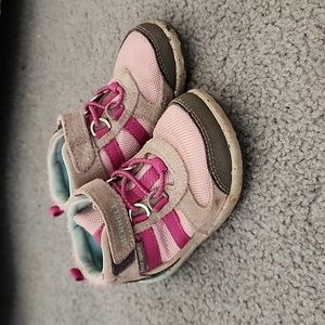 Merrell toddler hiking shoes, size 6